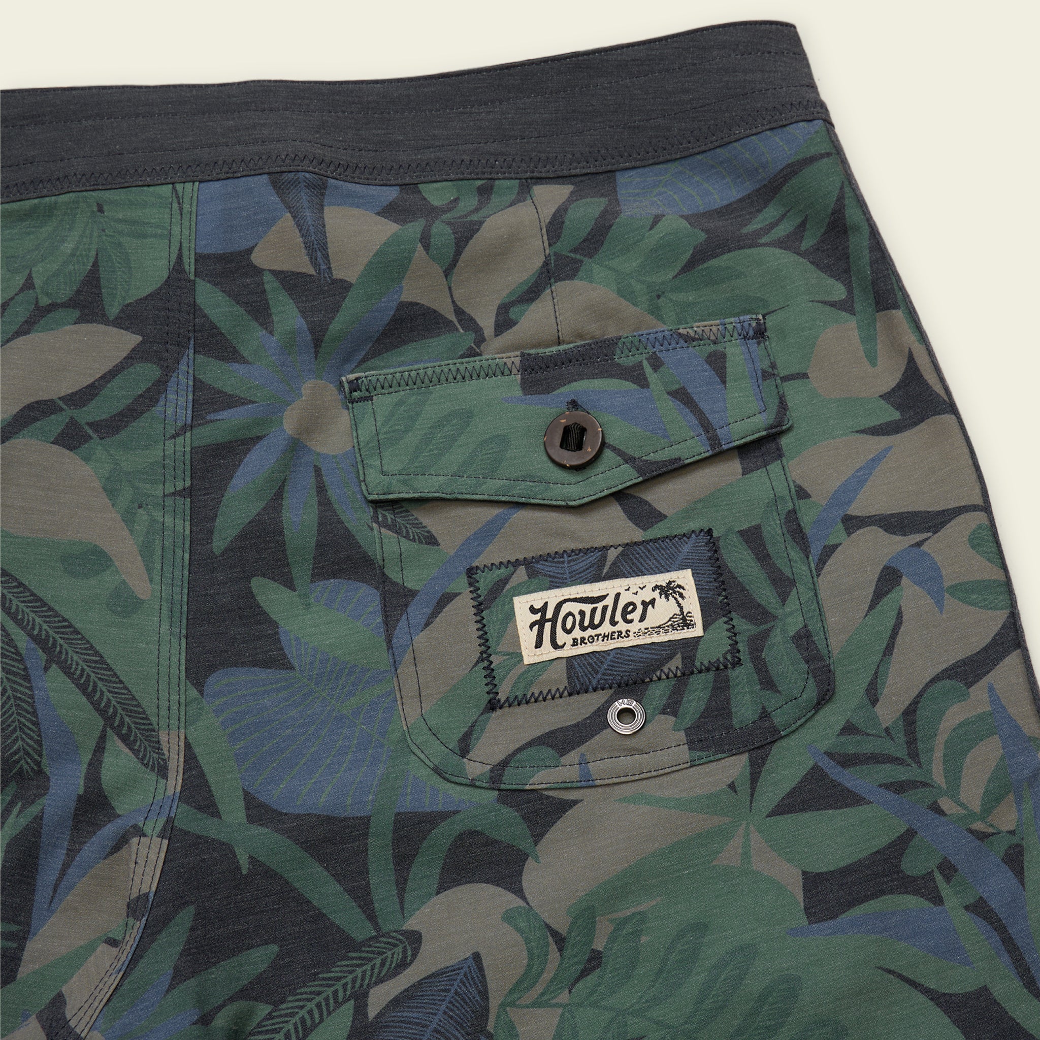 Bruja Boardshorts 18.5" - Tropical Dimension : Antique Black - Image 5