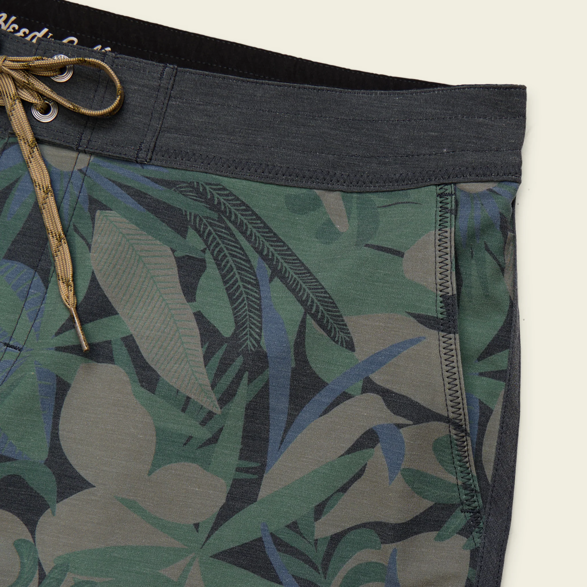 Bruja Boardshorts 18.5" - Tropical Dimension : Antique Black - Image 7