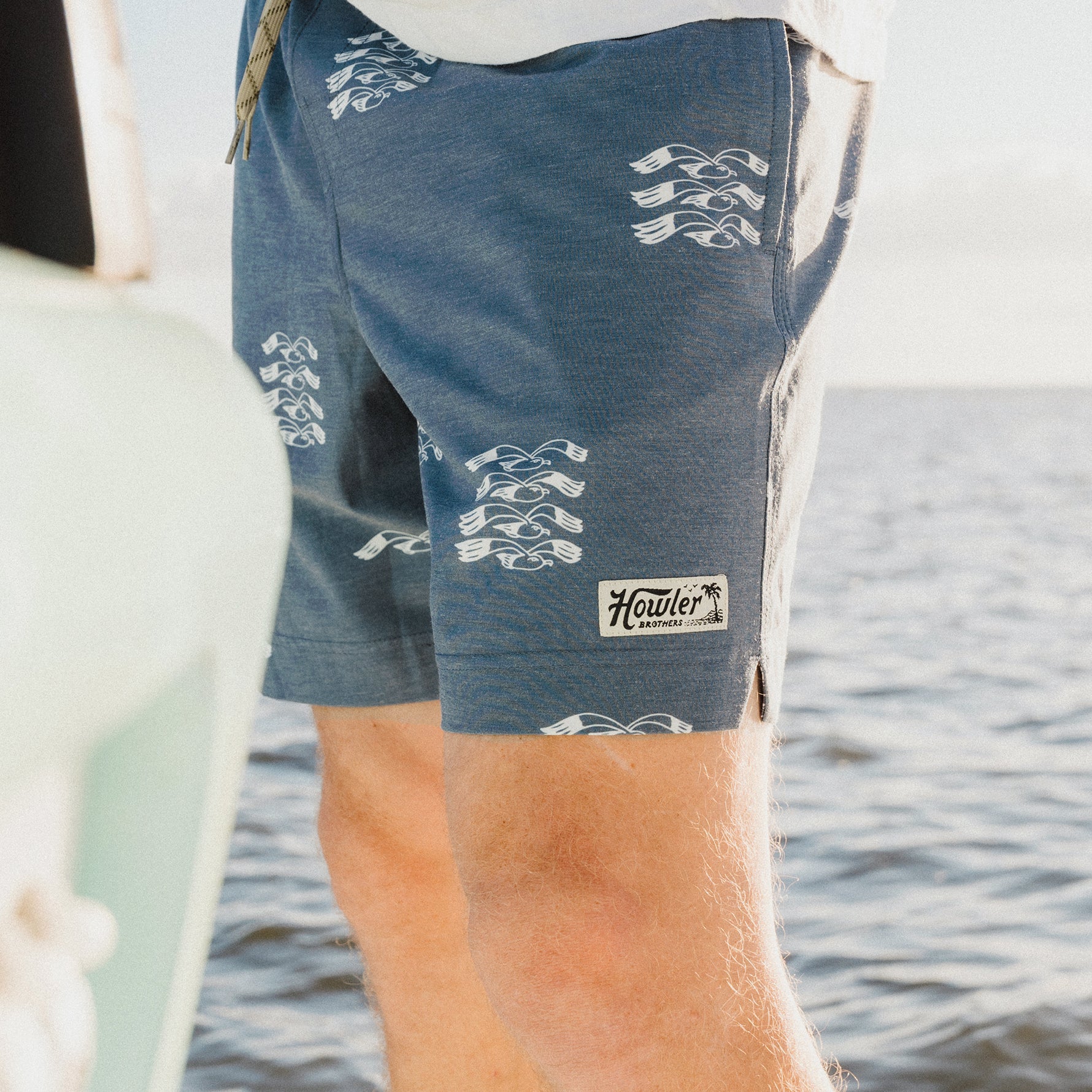 Deep Set Boardshorts 17" - Flocka Seagulls : Key Largo - Image 2