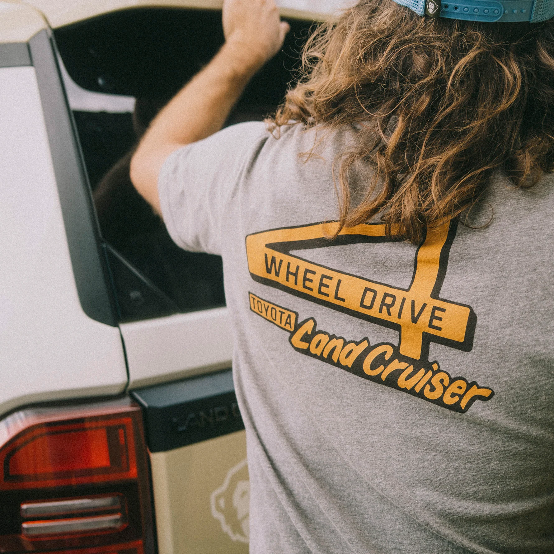 Land Cruiser T-Shirt - 4WD : Varsity Grey - Image 5
