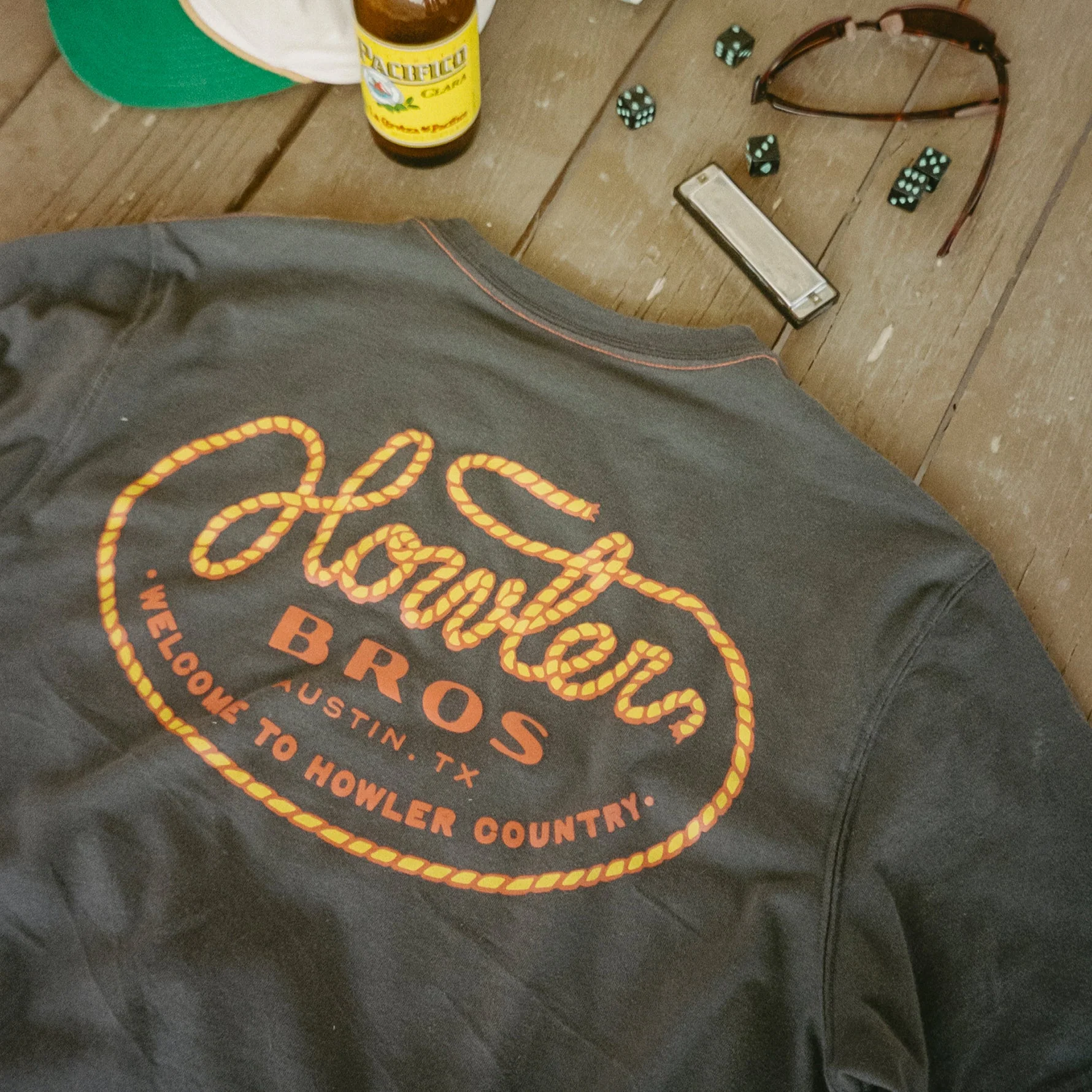 Howler Lasso T-Shirt - Antique Black - Image 2